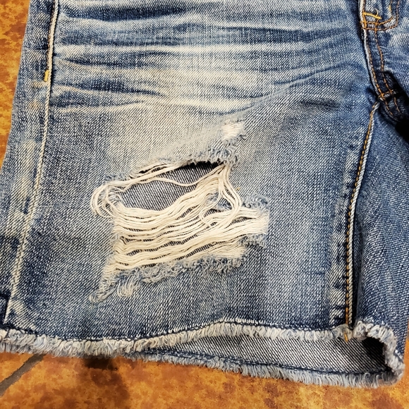 American Eagle Distressed Shorts - Picture 4 of 6